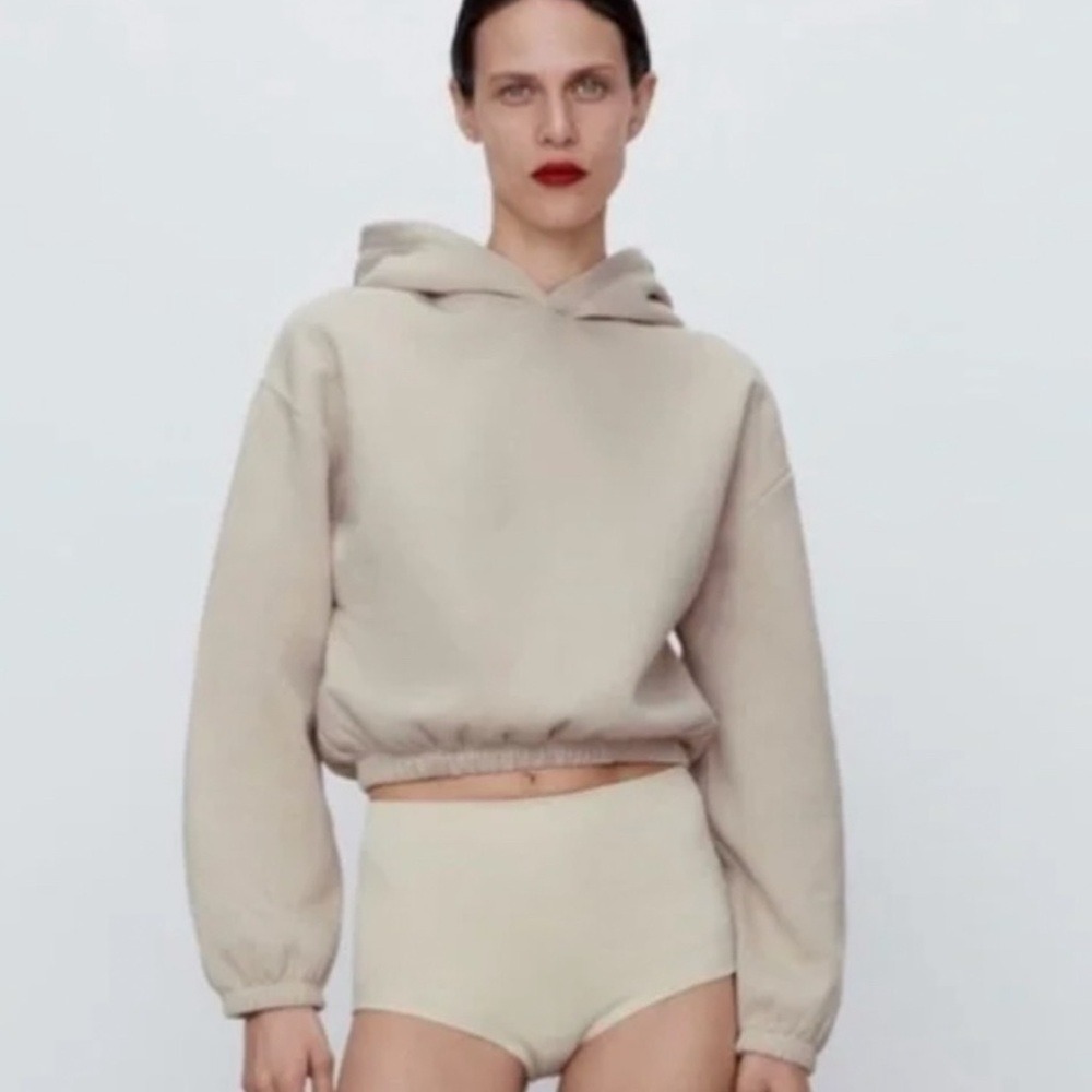 Zara Women's‎ Cropped Hoodie — Size Large ✨